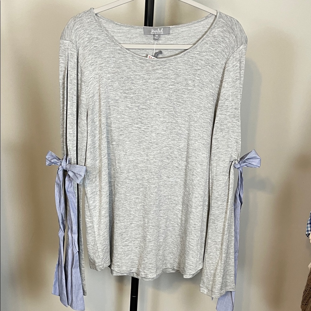 New! Marled Light Gray Slit Long Sleeve Top Blue Striped Ties Medium NWT